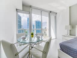 Apt 2405 · Brickell Icon Studio King bed