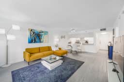 Beautiful Condo in Brickell + Balcony/Free parking
