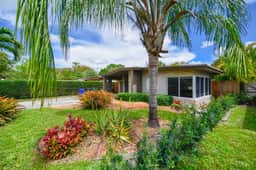 Coastal Oasis with Heated Pool: 10 Mins to Beach