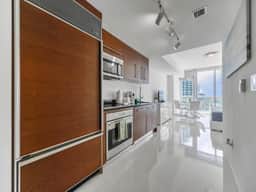 Lux Icon Studio Residence