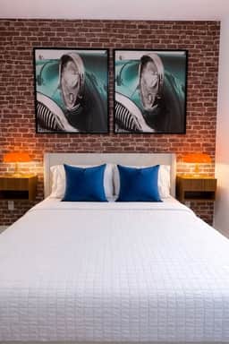 NEW Miami Getaway | Near Everything | Free Parking
