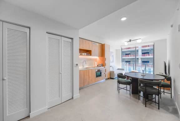 Crosby Miami Downtown - up to 4 guests + Pool/more